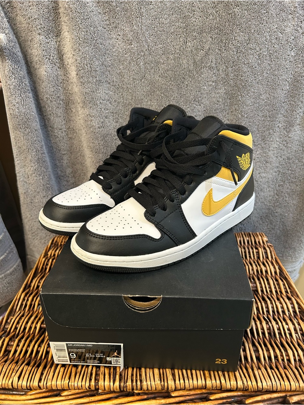 Jordan 1 Men’s Mid Pollens